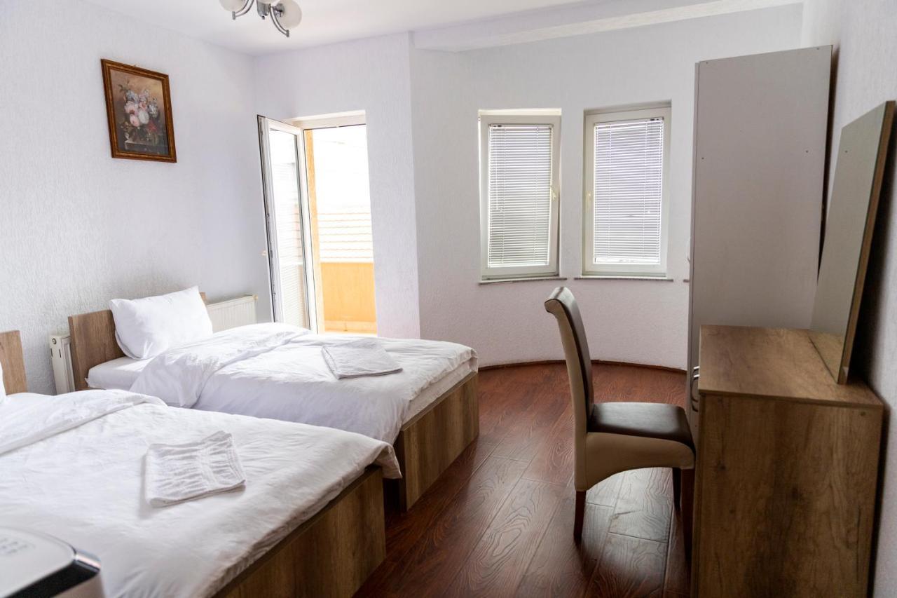Hotel Park Priştine Dış mekan fotoğraf
